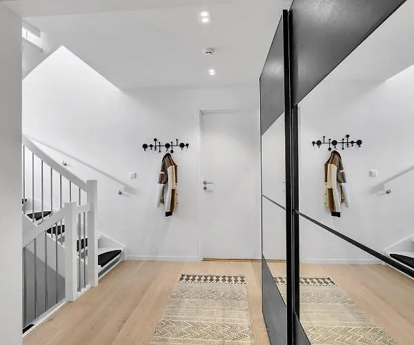 Kais & Cinema House & Modern