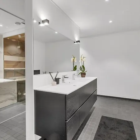 Kais Sauna, Jacuzzi, Cinema And Balcony House! Location Tromsø